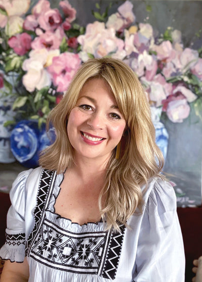Canadian artist Ursula Maser, Albertan artist, Medicine Hat gallery, Art Room on 2nd, artist bio, Cypress county, Irvine Alberta, Floral artist, flower painter.